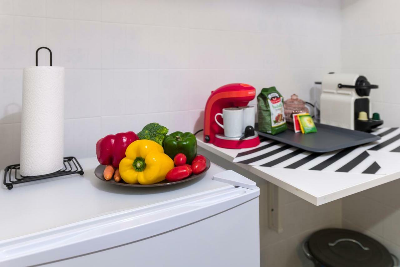 Apartment 100 Meters From The Terminal Station Атина Екстериор снимка
